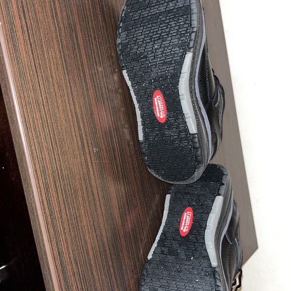Gently used Skechers non slip work shoes - Picture 4 of 5